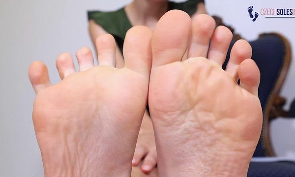 Sexy 18y/o Footgirl Andrea (sexy feet, toe rings, petite, foot tease, soles, perfect toes, 18 feet)