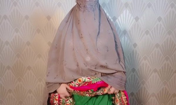 Horny pathan girl with big ass.pushing a cucumber inside her ass and pussy